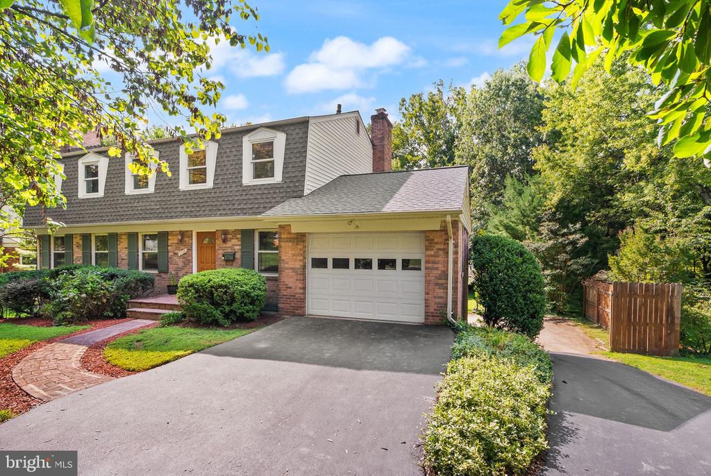 3728 PRINCE WILLIAM DRIVE