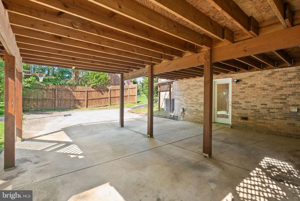 3728 PRINCE WILLIAM DRIVE