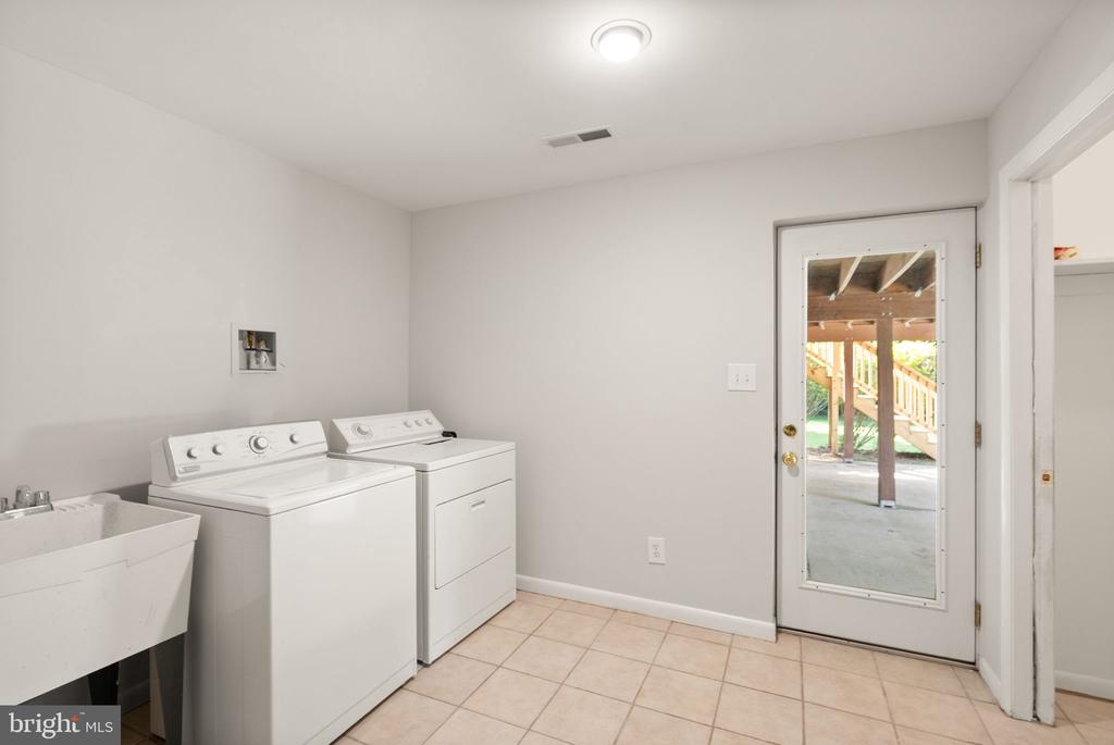 3728 PRINCE WILLIAM DRIVE