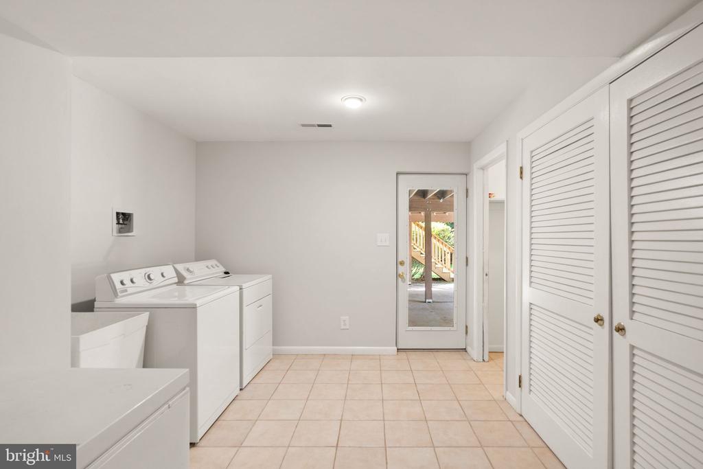 3728 PRINCE WILLIAM DRIVE