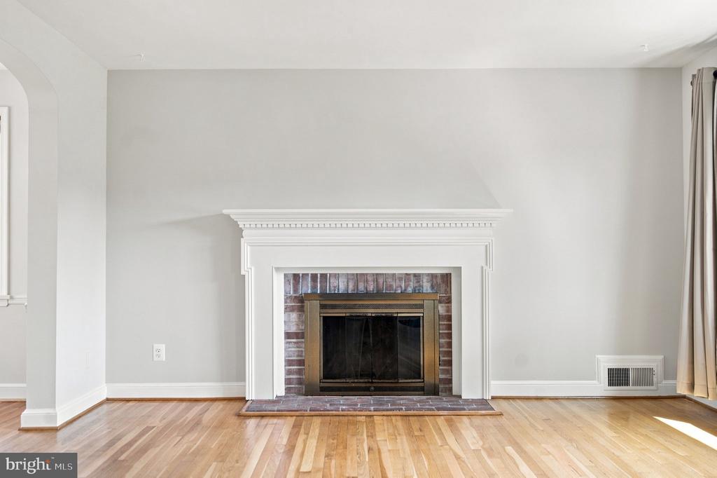 6106 CLEARBROOK DRIVE