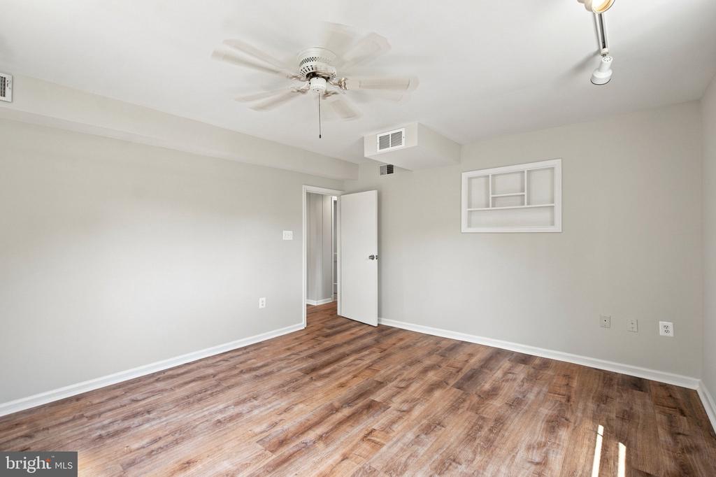 6106 CLEARBROOK DRIVE