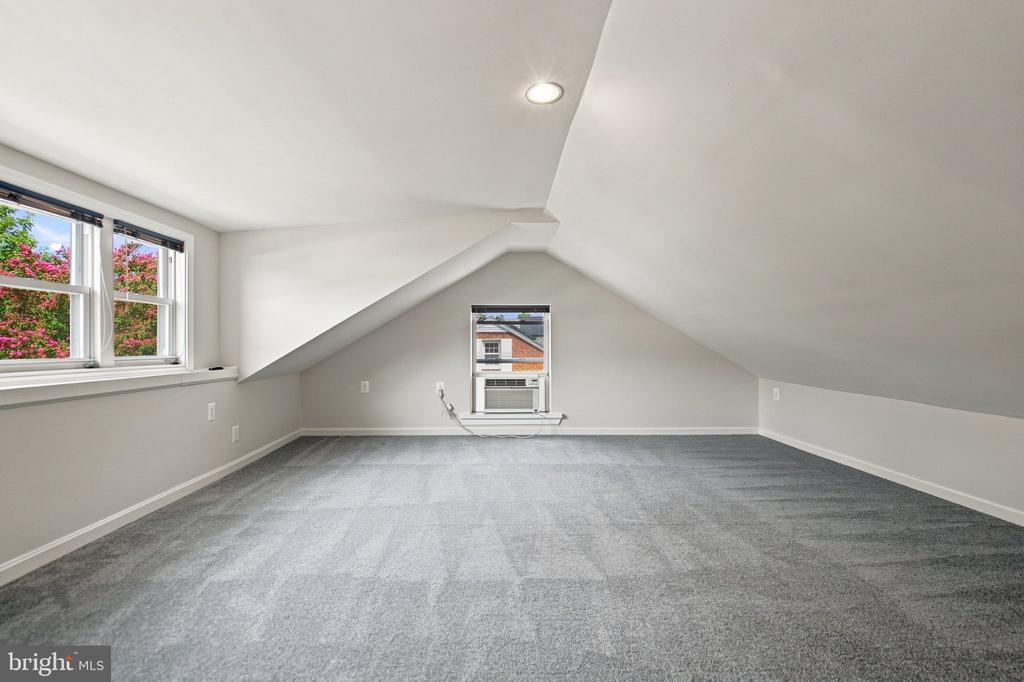 6106 CLEARBROOK DRIVE