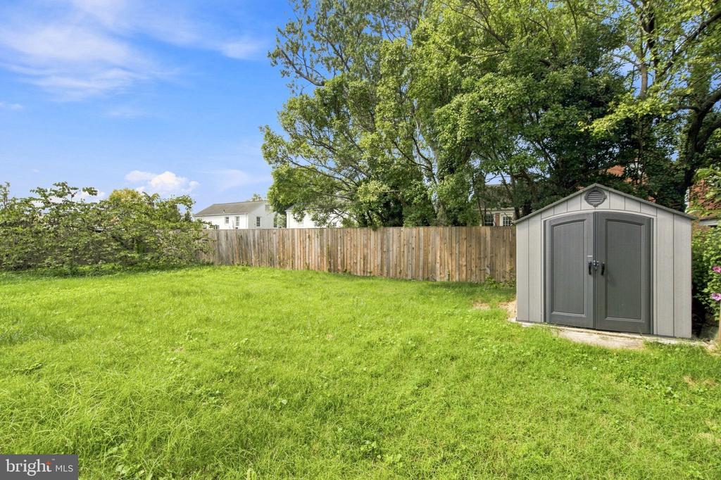 6106 CLEARBROOK DRIVE