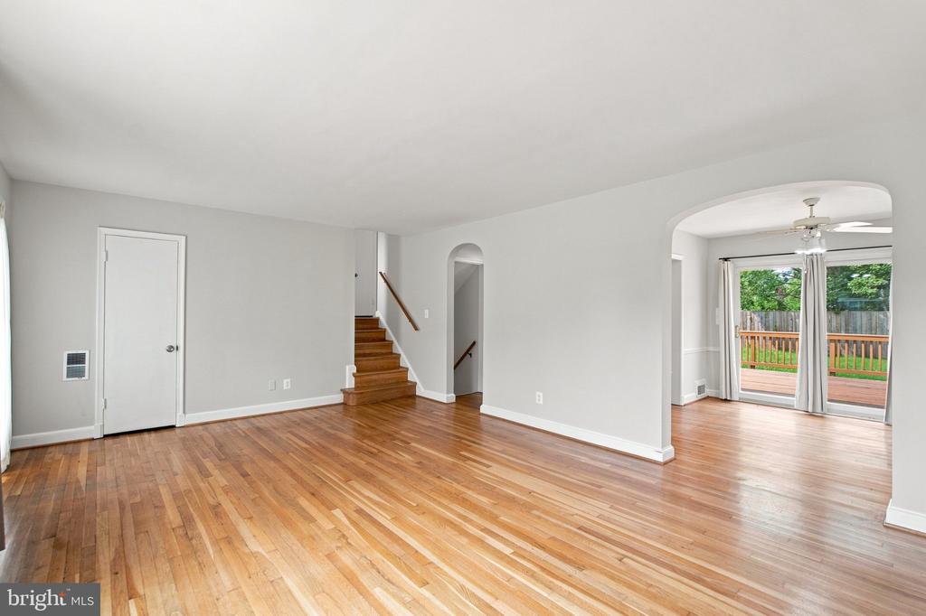 6106 CLEARBROOK DRIVE