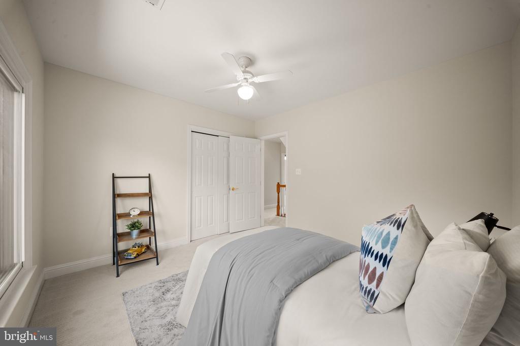 5604 WILLOW CROSSING COURT