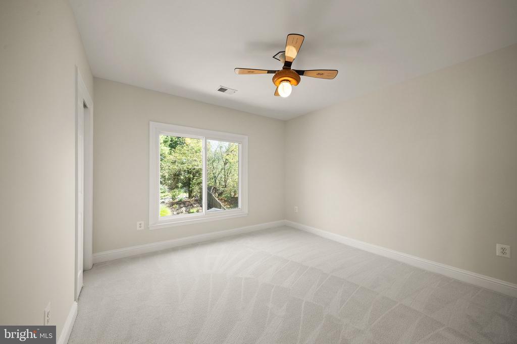 5604 WILLOW CROSSING COURT
