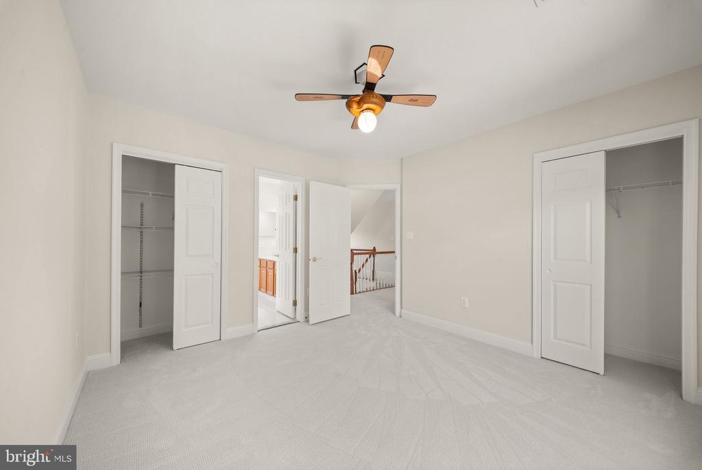 5604 WILLOW CROSSING COURT