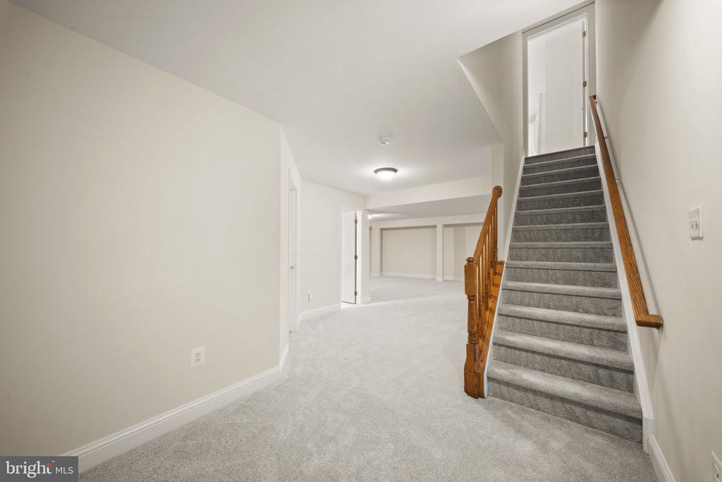 5604 WILLOW CROSSING COURT