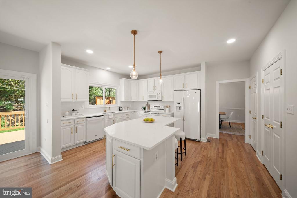 5604 WILLOW CROSSING COURT