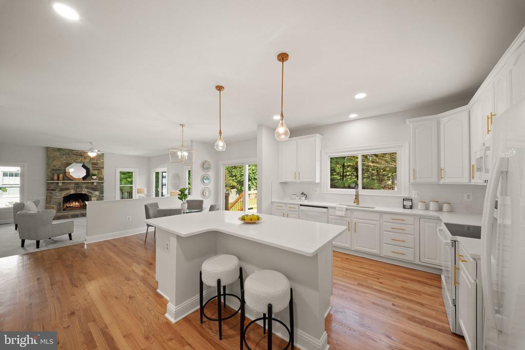 5604 WILLOW CROSSING COURT