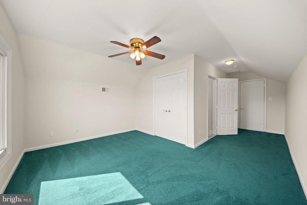 5604 WILLOW CROSSING COURT