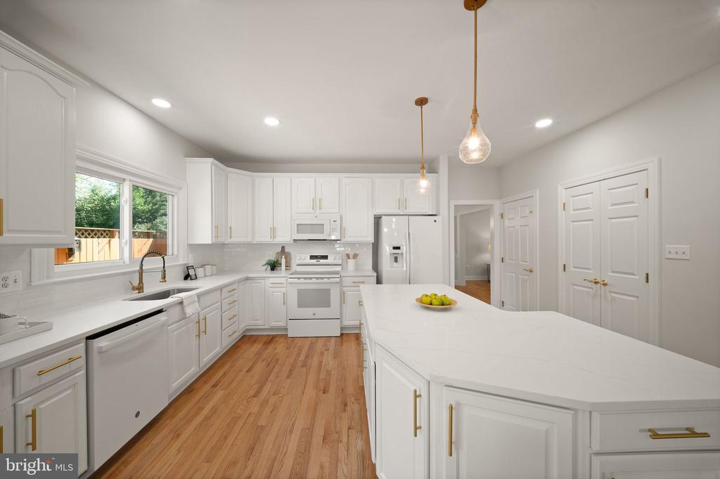 5604 WILLOW CROSSING COURT