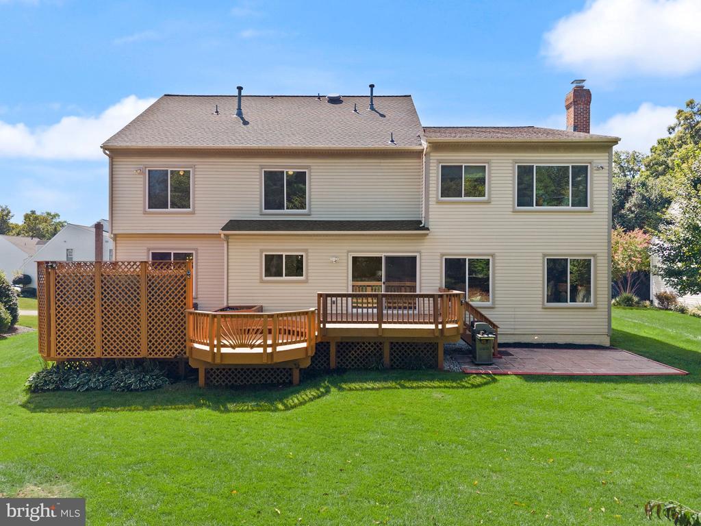 5604 WILLOW CROSSING COURT