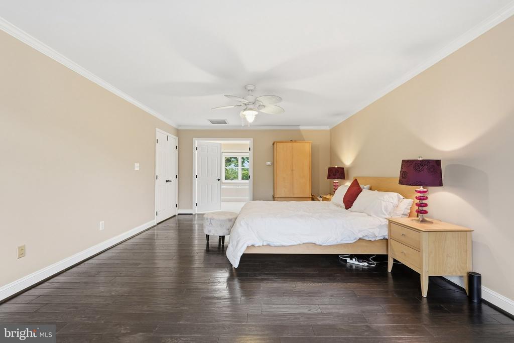1753 ROSALEIGH COURT