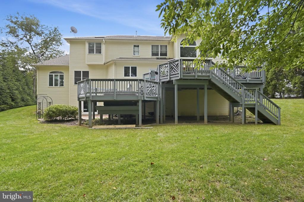 1753 ROSALEIGH COURT