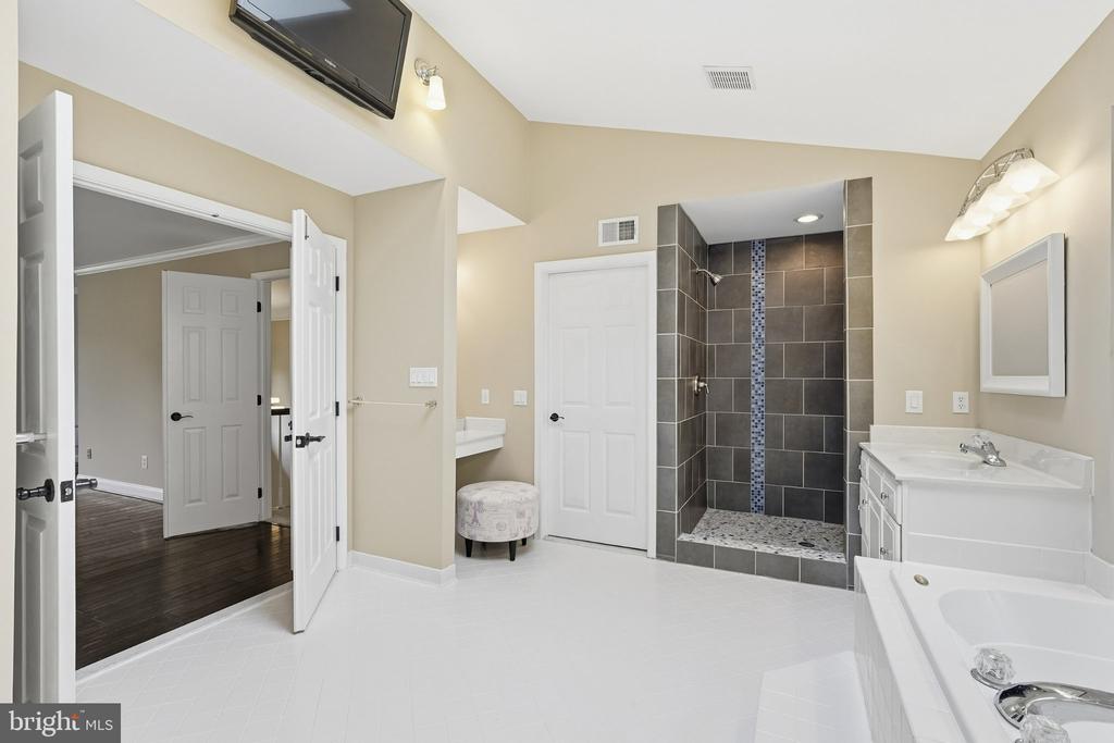 1753 ROSALEIGH COURT