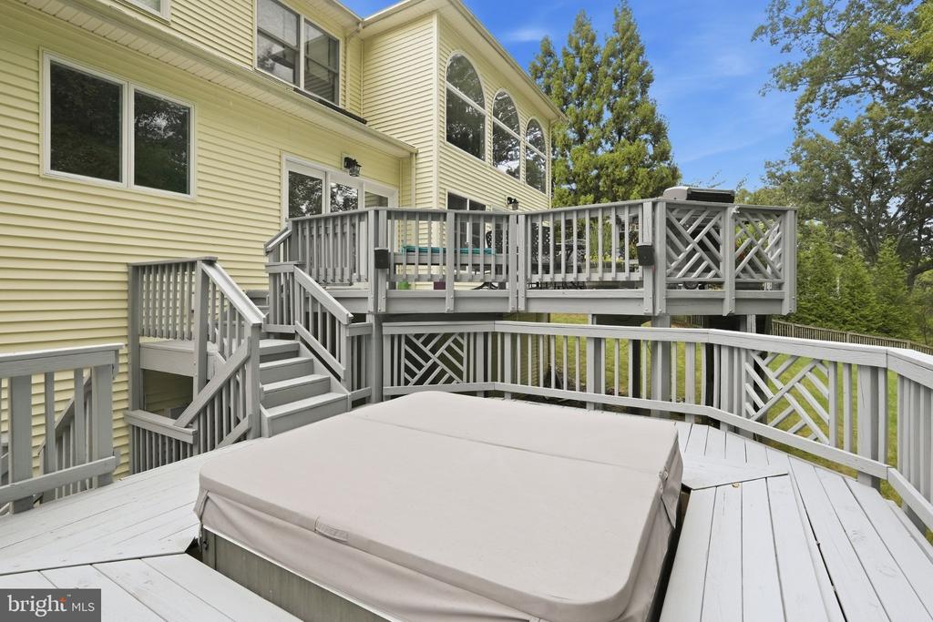 1753 ROSALEIGH COURT