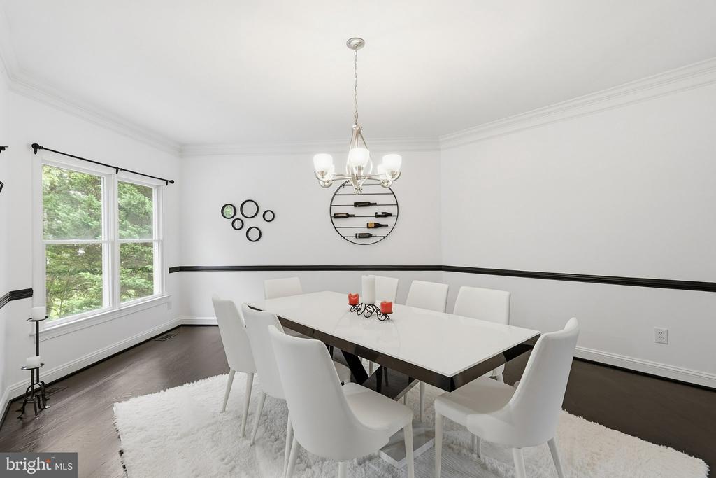 1753 ROSALEIGH COURT