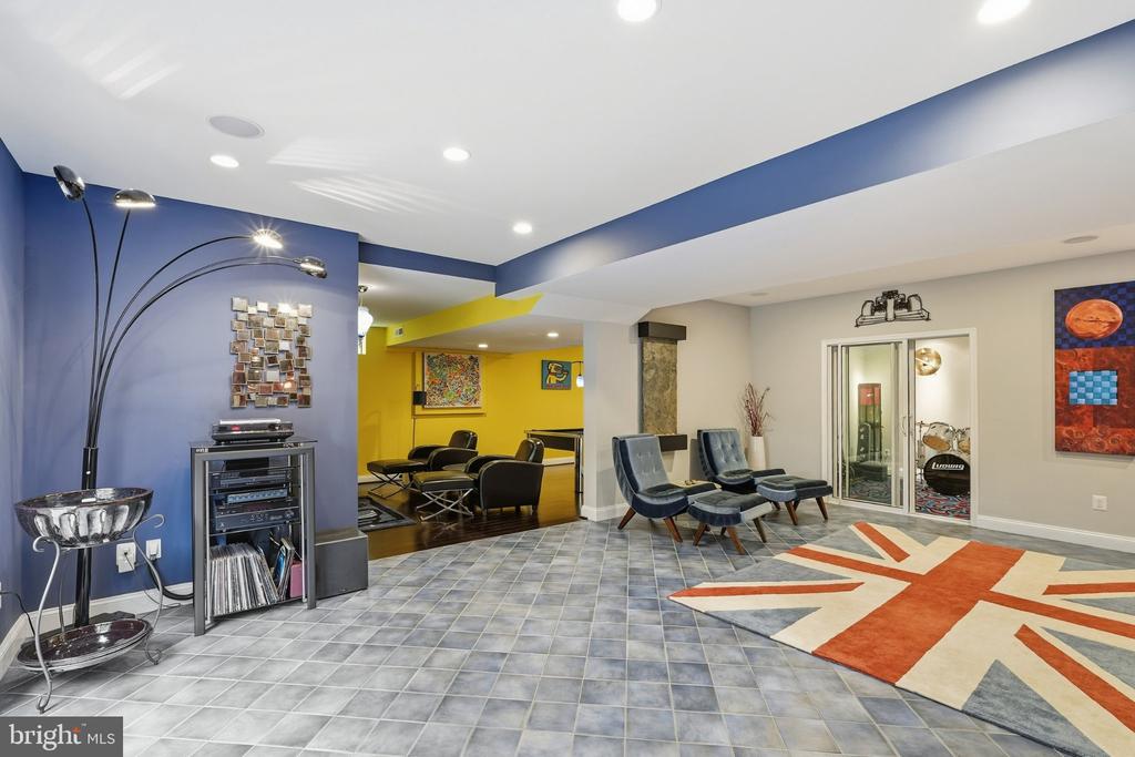 1753 ROSALEIGH COURT