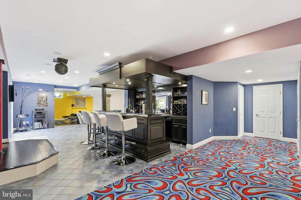1753 ROSALEIGH COURT