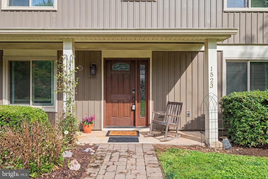 1523 SHELLBARK PLACE