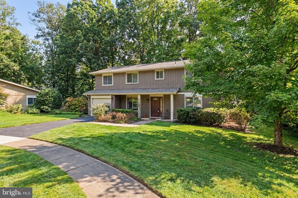 1523 SHELLBARK PLACE