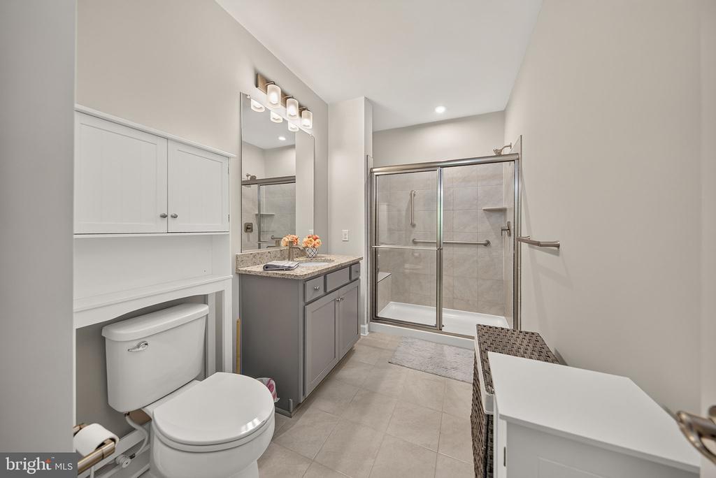 3925 FAIR RIDGE DRIVE Unit: 303