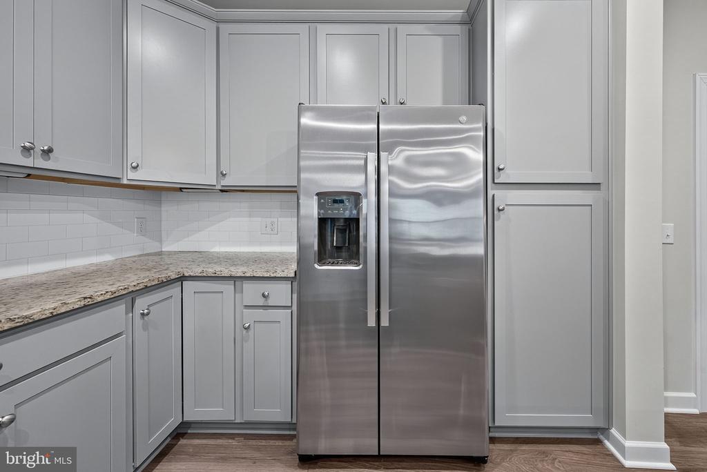 3925 FAIR RIDGE DRIVE Unit: 303