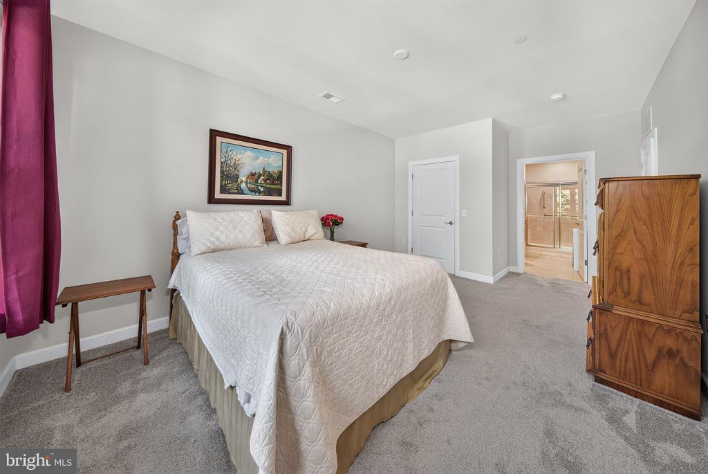 3925 FAIR RIDGE DRIVE Unit: 303