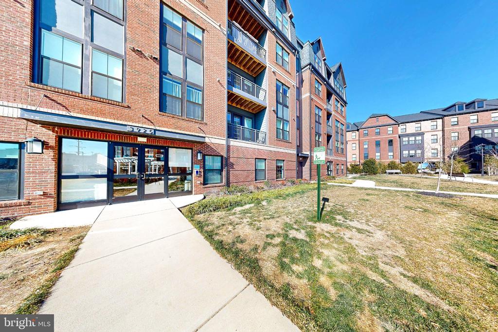 3925 FAIR RIDGE DRIVE Unit: 303