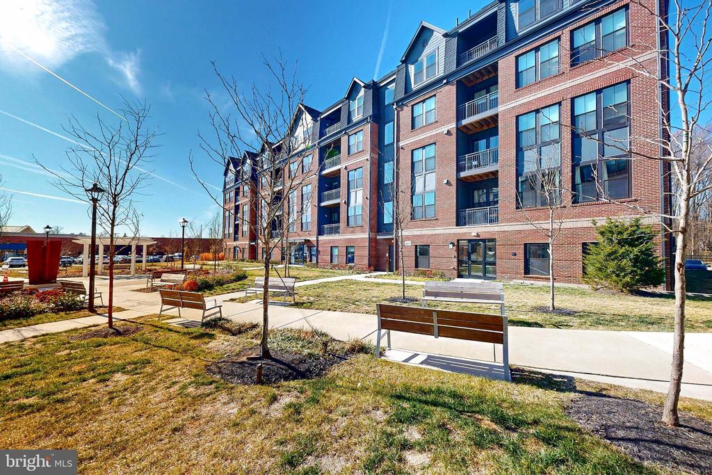 3925 FAIR RIDGE DRIVE Unit: 303