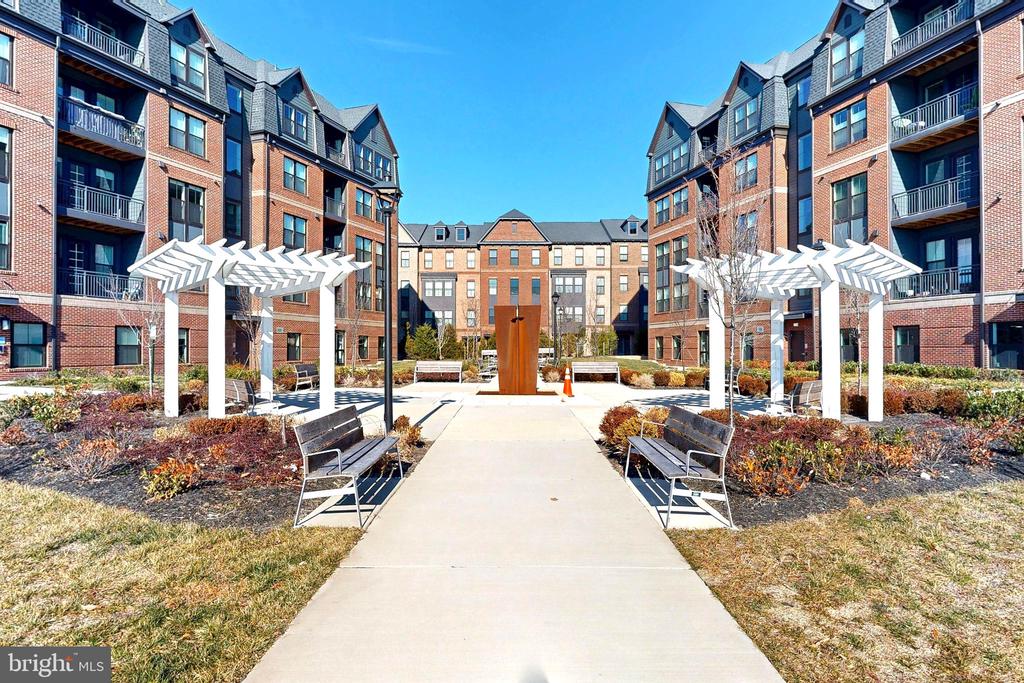 3925 FAIR RIDGE DRIVE Unit: 303