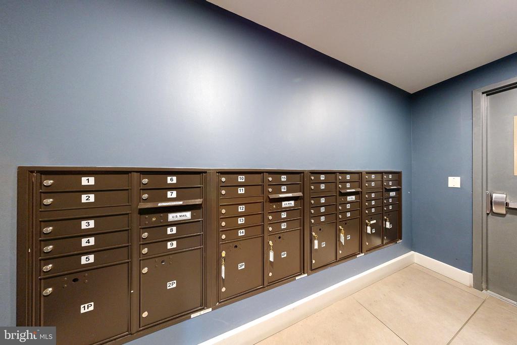 3925 FAIR RIDGE DRIVE Unit: 303