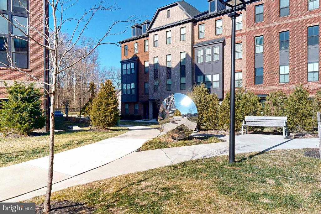 3925 FAIR RIDGE DRIVE Unit: 303