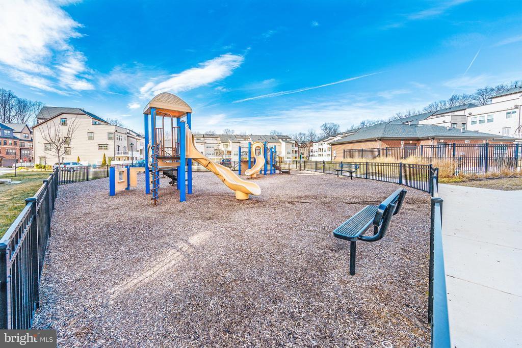 3925 FAIR RIDGE DRIVE Unit: 303