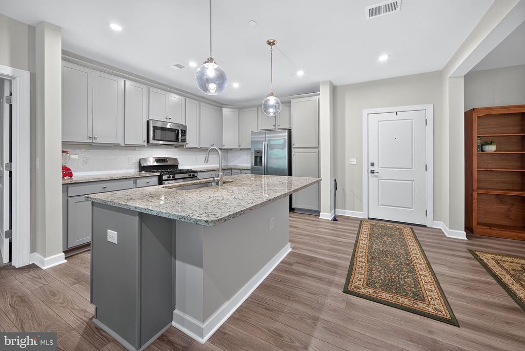 3925 FAIR RIDGE DRIVE Unit: 303