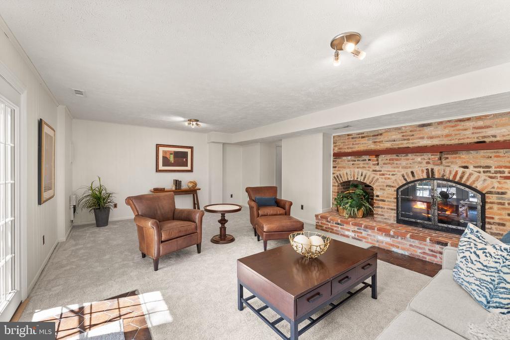 9280 BAILEY LANE