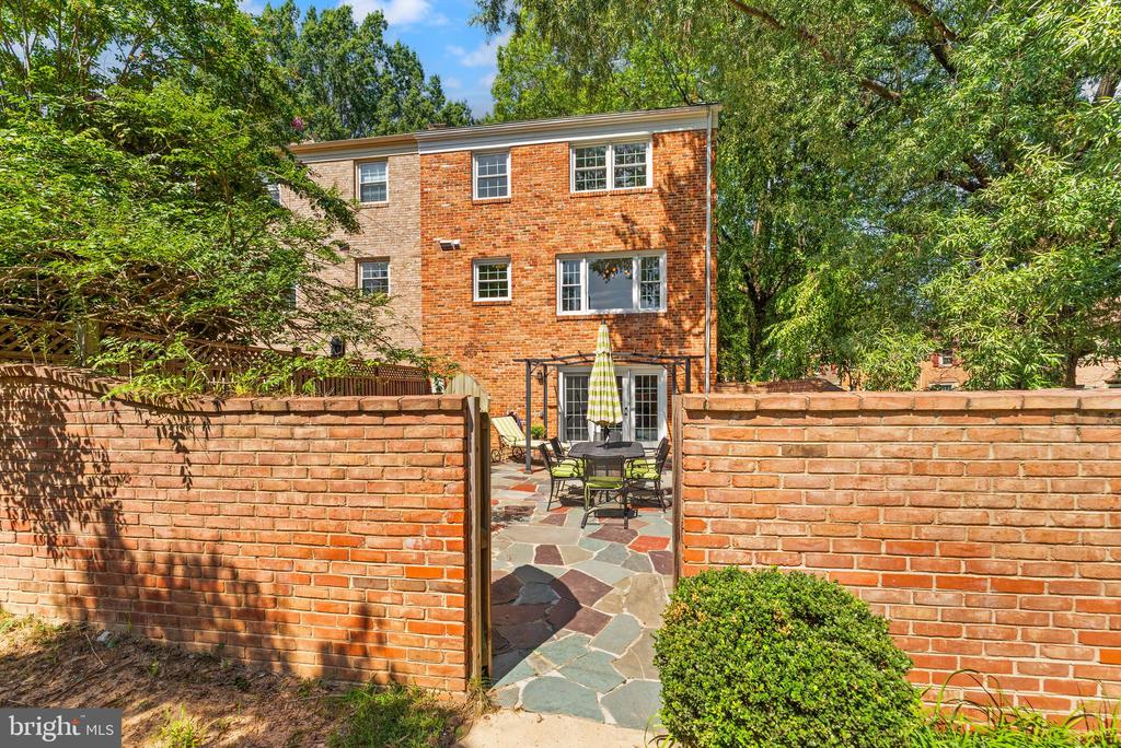 9280 BAILEY LANE