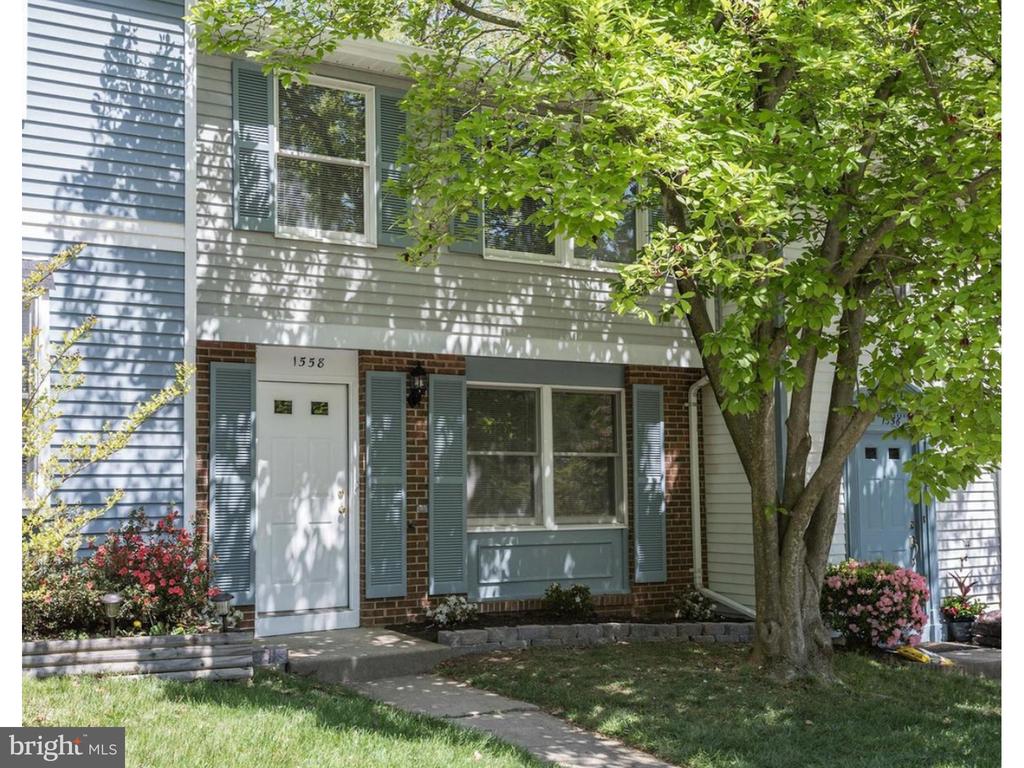 1558 BENNINGTON WOODS COURT