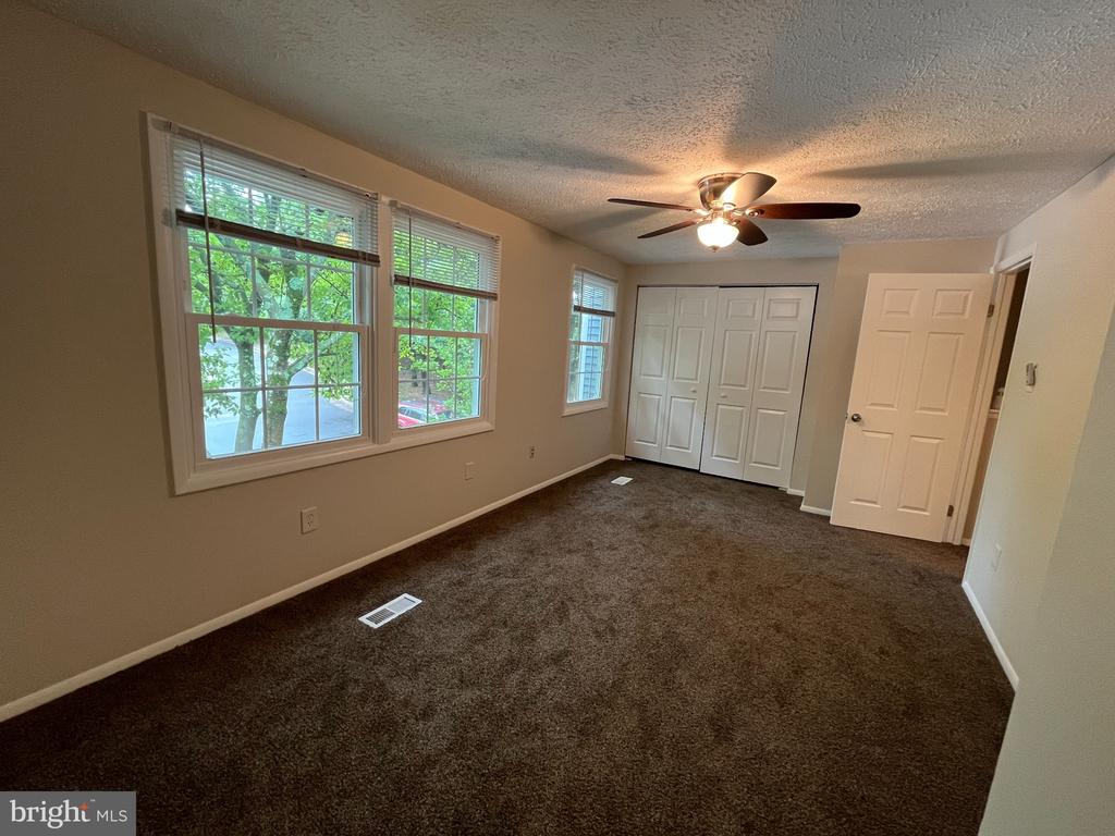 1558 BENNINGTON WOODS COURT