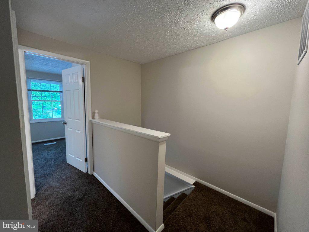 1558 BENNINGTON WOODS COURT