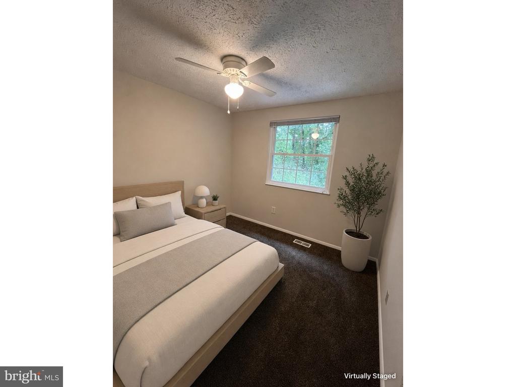 1558 BENNINGTON WOODS COURT