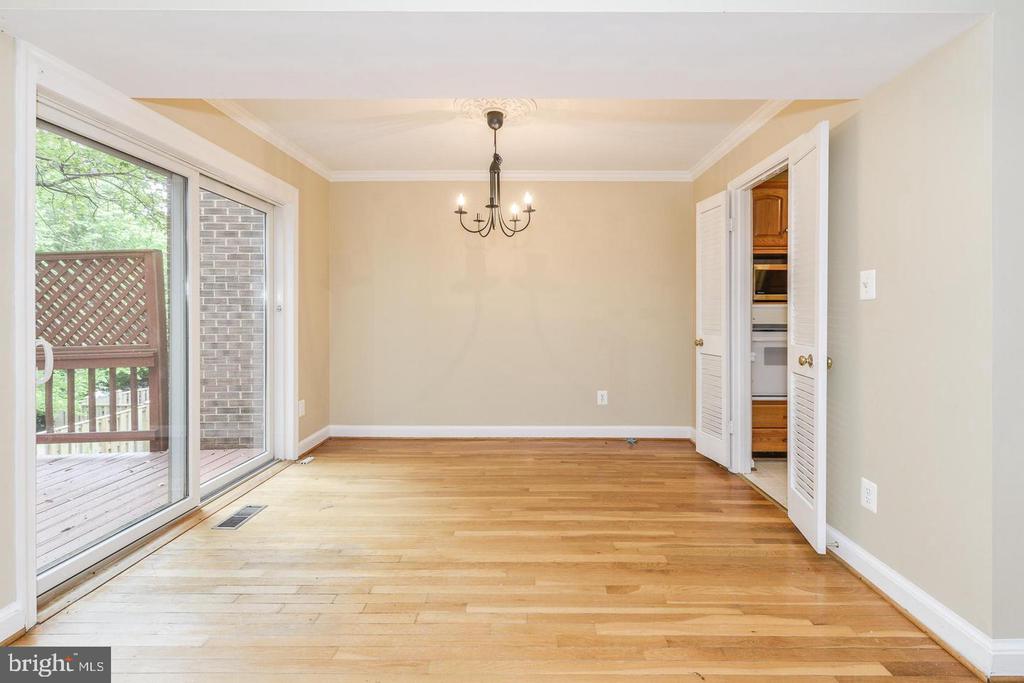 1860 GOLF VIEW COURT