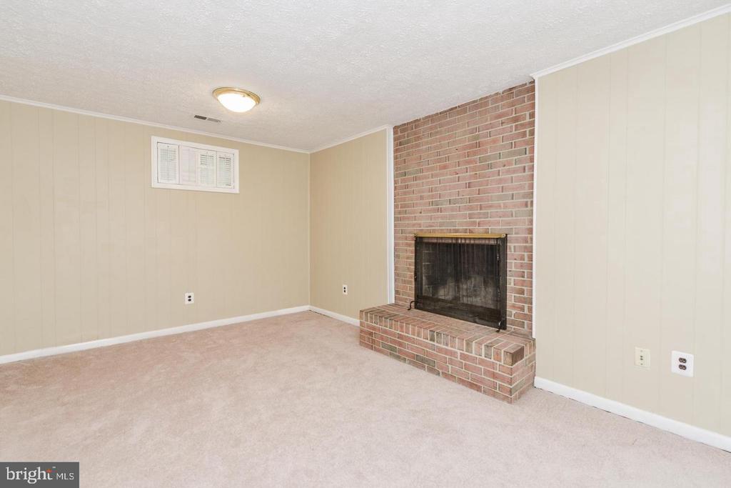 1860 GOLF VIEW COURT