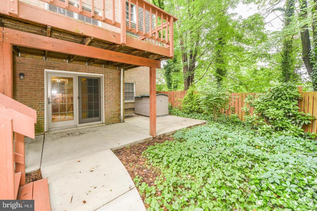 1860 GOLF VIEW COURT
