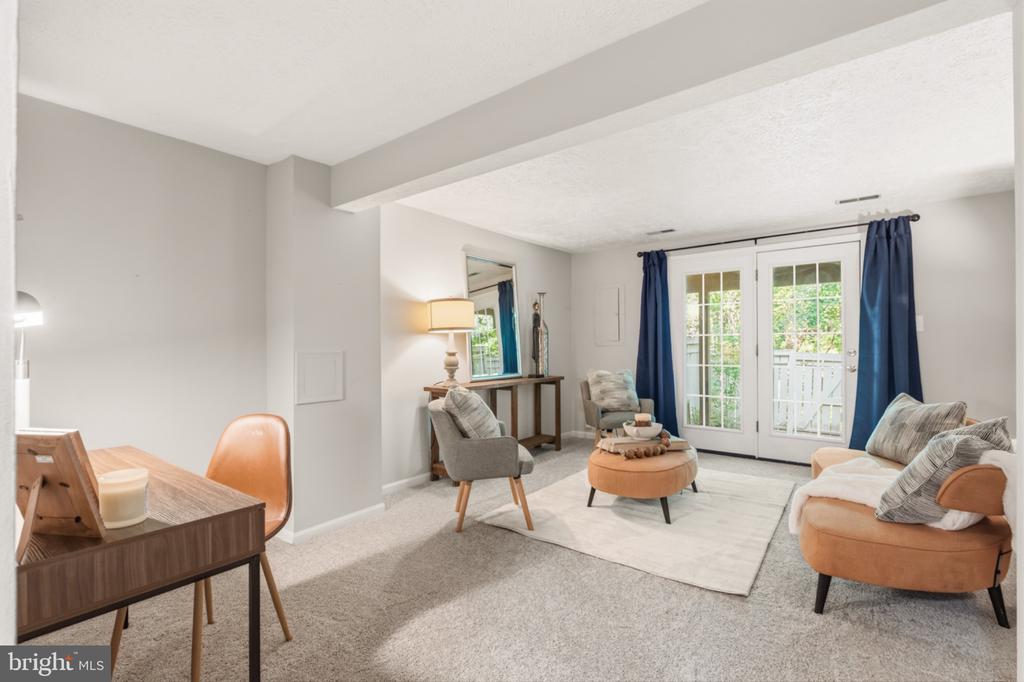 1657 FIELDTHORN DRIVE