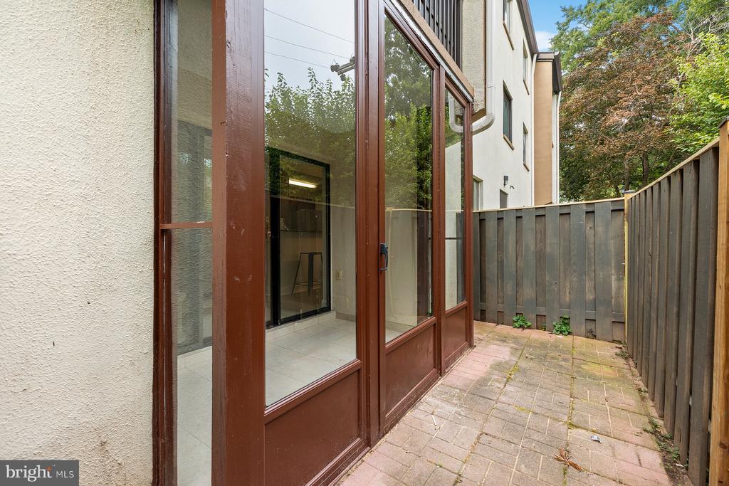 623 CENTER STREET Unit: T3