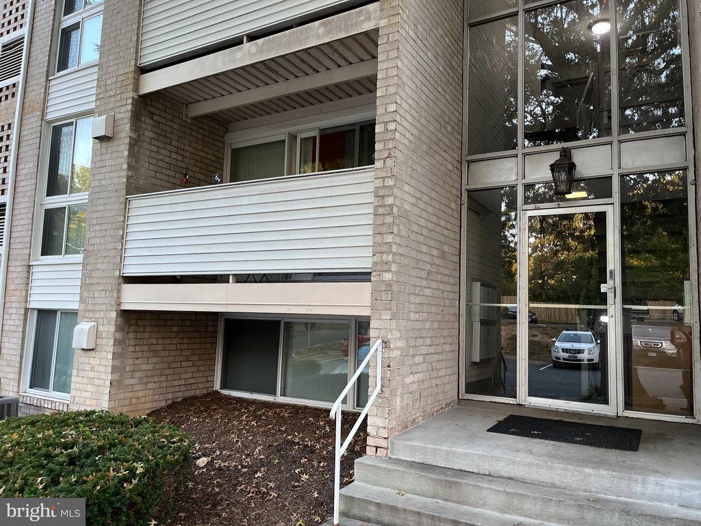 5610 BLOOMFIELD DRIVE Unit: 101