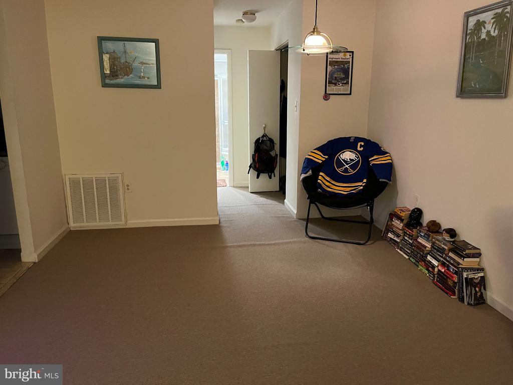 5610 BLOOMFIELD DRIVE Unit: 101